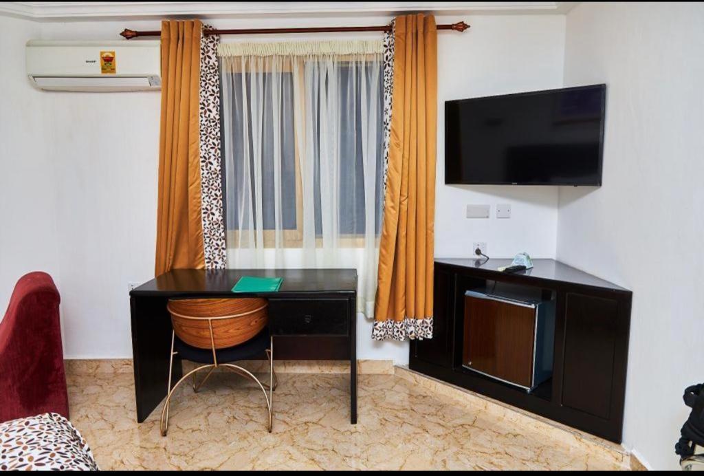 Royal Basin Resort Кумаси Екстериор снимка